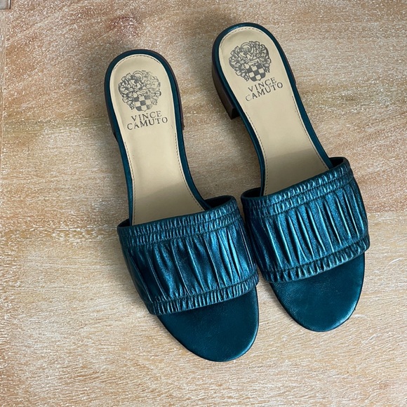 Vince Camuto Shoes - Vince Camuto Shoes size 9